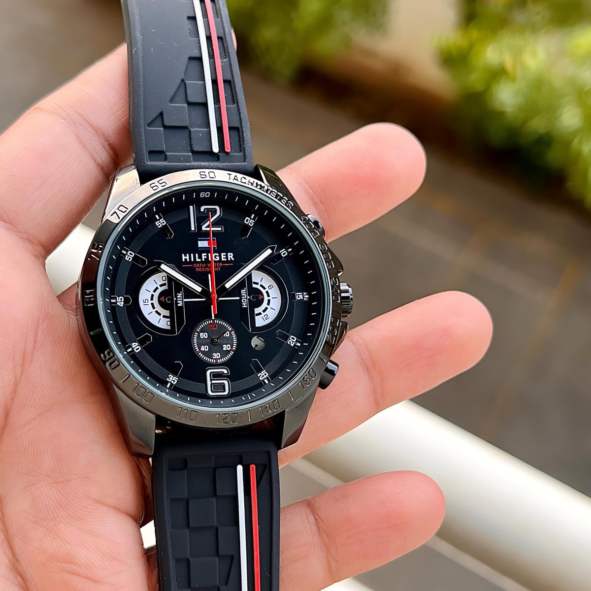 Tommy Hilfiger Decker – The Ultimate Sport-Luxury Statement - Image 3