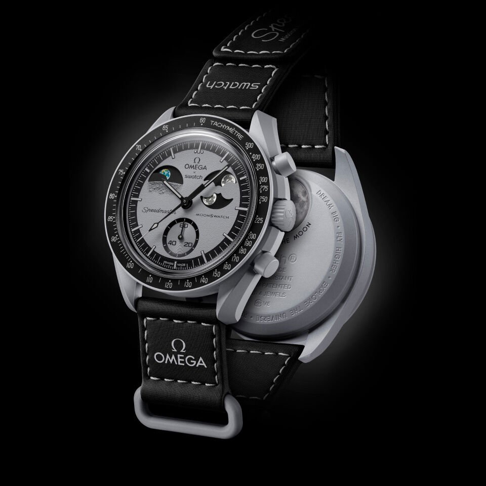 Omega x Swatch Speedmaster MoonSwatch Mission to the Earth phase – New Moon Snoopy Edition